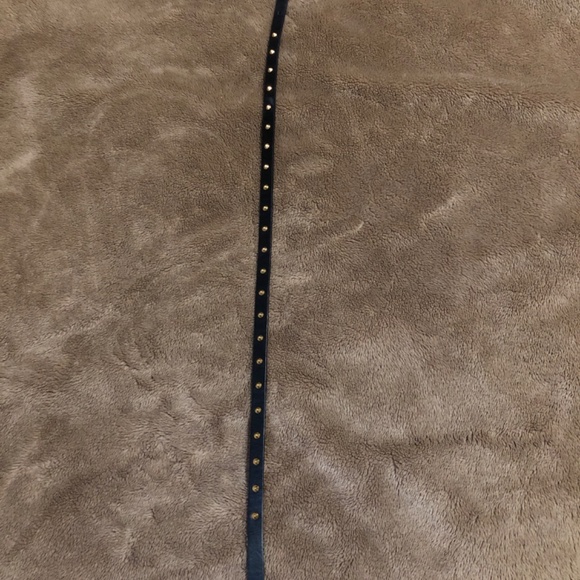 AUTHENTIC GUCCI THIN GOLD BLACK LEATHER STUD BELT - Picture 4 of 9